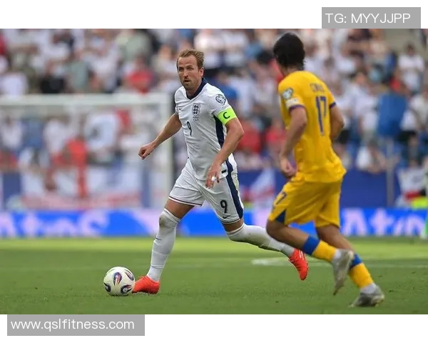 哈里·凯恩领衔英格兰锋线重塑经典锋霸形象，助力国家队冲击世界杯荣耀