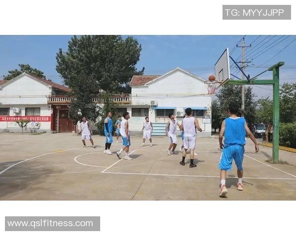 篮球点燃青春激情探索团队协作与拼搏精神的无限魅力